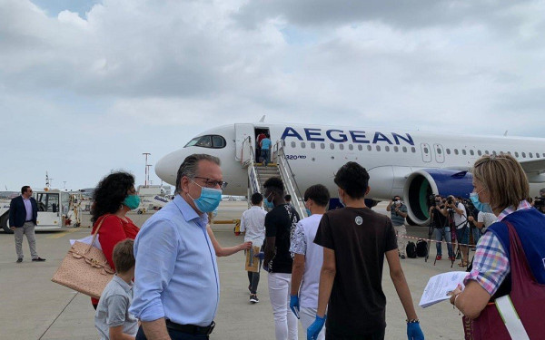 Αναχώρησαν οι πρώτοι από τους 350 ασυνόδευτους ανήλικους που θα μετεγκατασταθούν στη Γαλλία