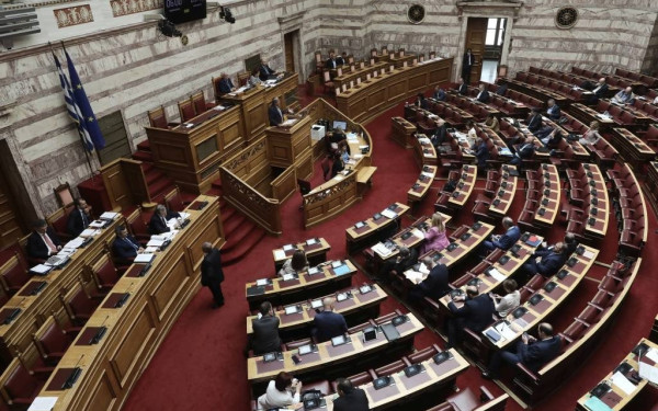 Βουλή: Ψηφίστηκε το νομοσχέδιο για τον έντυπο και ηλεκτρονικό τύπο	