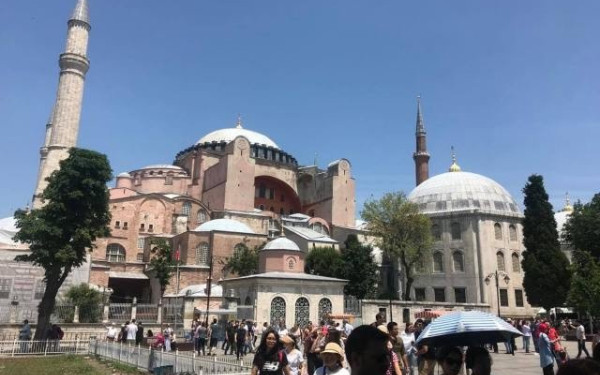 Τούρκος ακαδημαϊκός προειδοποιεί ότι μπορεί να καταρρεύσει η Αγιά Σοφιά 