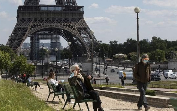 Γαλλία - Κορονοϊός: Η κυβέρνηση προτρέπει τους πολίτες να εμβολιαστούν 