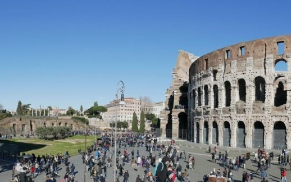 Ρεκόρ φτώχειας στην Ιταλία του αναδυόμενου φασισμού