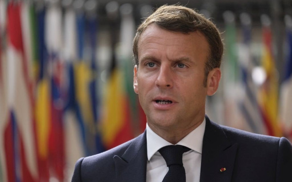 Ε. Μακρόν: Υποφέρει πολύ η οικονομία της Ρωσίας