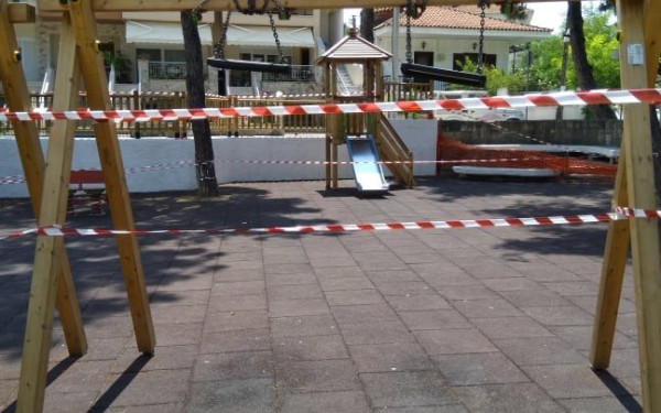 Οκτάχρονη έχασε το δάχτυλό της ενώ έκανε τσουλήθρα 