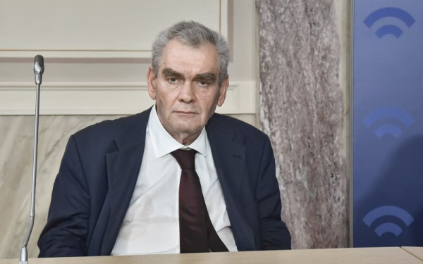 Δ. Παπαγγελόπουλος: Επέλεξα να είμαι tres banal 