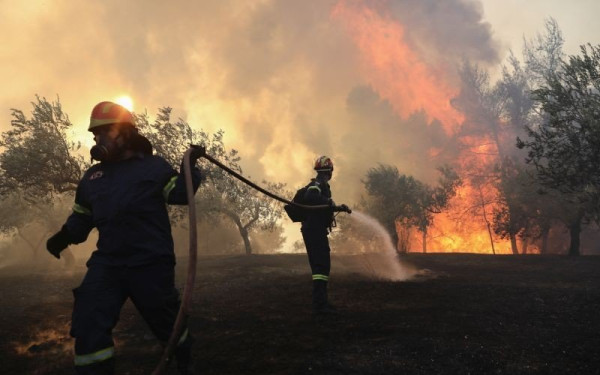 Συναγερμός στο Αλιβέρι: Σε εξέλιξη πυρκαγιά σε αγροτοδασική έκταση - «Μάχη» με τις φλόγες κοντά σε κατοικημένη περιοχή
