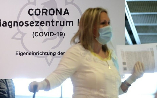 Κορονοϊός - Γερμανία: Η Ένωση Νοσοκομειακής Υγιεινής προτείνει ως νέο μέτρο γαργάρες με διαλύματα