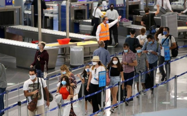 Αεροπορικές εταιρίες - Κορονοϊός: Στα τέλη Οκτωβρίου η διατύπωση εναλλακτικής λύσης στην καραντίνα 14 ημερών των επιβατών