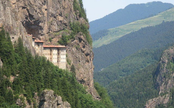 Τουρκία: Δίνεται τελικά άδεια για Θεία Λειτουργία στην Παναγία Σουμελά στην Τραπεζούντα