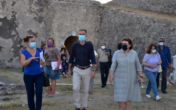 Στη Λευκάδα η Λίνα Μενδώνη 