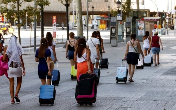 Ισπανία: Ρεκόρ 94 εκατομμυρίων τουριστών το 2024