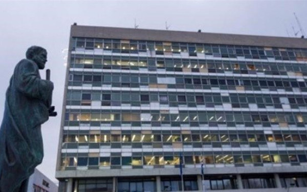 Επεισόδιο μεταξύ μελών της ΔΑΠ και της ΠΚΣ έξω από τη βιβλιοθήκη του ΑΠΘ