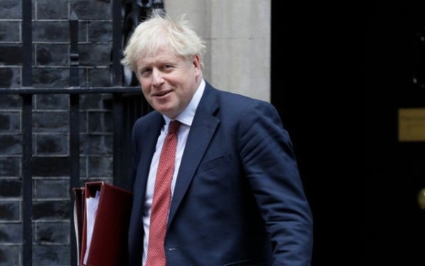 Η έξαρση της επιδημίας αναγκάζει τον Μπόρις Τζόνσον να ματαιώσει τα Χριστούγεννα