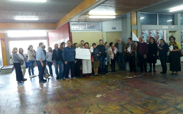 Ο Ρουβίκωνας "κλείνει" τη φιλοσοφική του ΕΚΠΑ