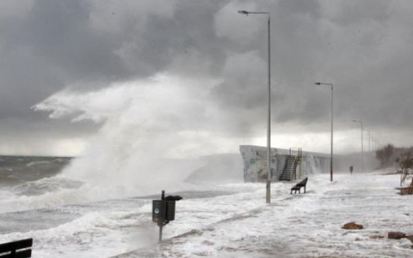 Κυκλάδες - κακοκαιρία: «Βούλιαξε» η «μικρή Βενετία» στη Μύκονο - 11 μποφόρ έφτασαν οι άνεμοι στη Σύρο (βίντεο)