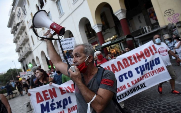 ΟΛΜΕ: Σε 24ωρη απεργία προχωρούν αύριο οι εκπαιδευτικοί