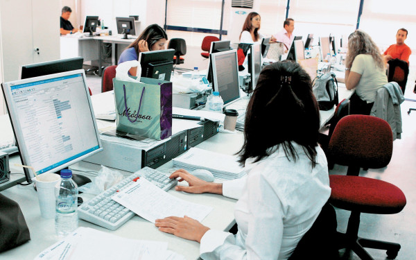 Έρχονται επιβράβευση και μπόνους στους παραγωγικούς δημοσίους υπαλλήλους (Βίντεο)