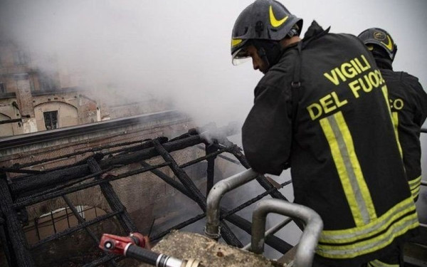 Θεσσαλονίκη: Πυρκαγιά σε μονοκατοικία στη Μυγδονία