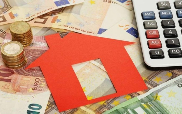 «Παγώνουν» από τον Μάιο τα επιτόκια στεγαστικών δανείων - Ποιους αφορά
