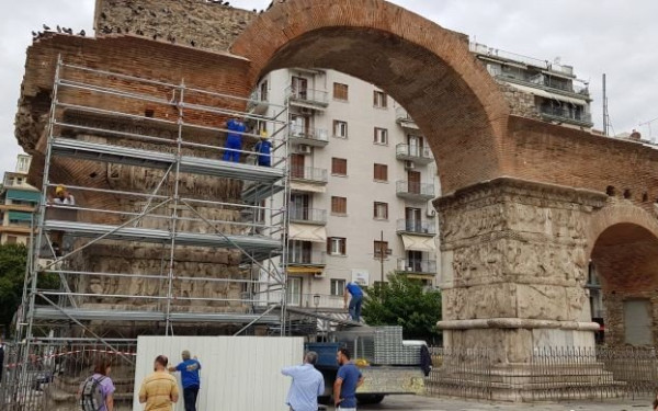 Θεσσαλονίκη: Σκαλωσιές στην Καμάρα για να «ξεσκονιστεί»	