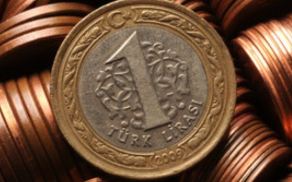 Σε νέο χαμηλό επίπεδο – ρεκόρ υποχώρησε η τουρκική λίρα