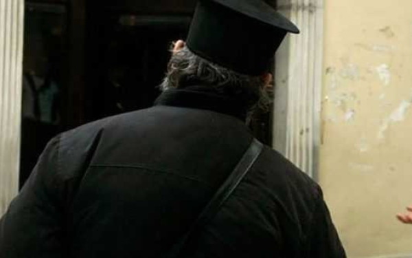 Λάρισα: Συνελήφθη ο ιερέας με την καταδίκη για υπεξαίρεση 3,8 εκατ. ευρώ - Οδηγείται στον εισαγγελέα