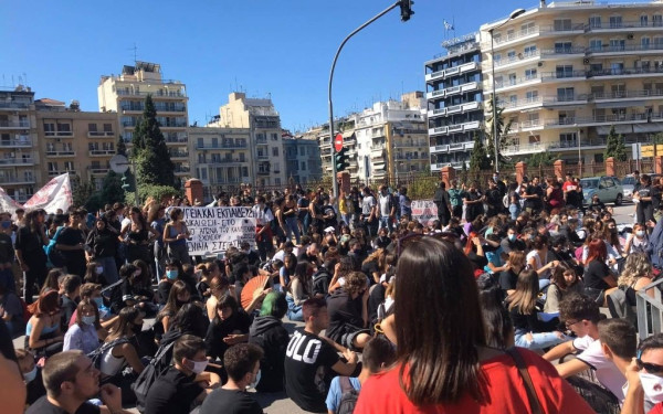 Οι μαθητές της Θεσσαλονίκης συζητούν διαδικτυακά για την τηλεκπαίδευση (φωτ.)