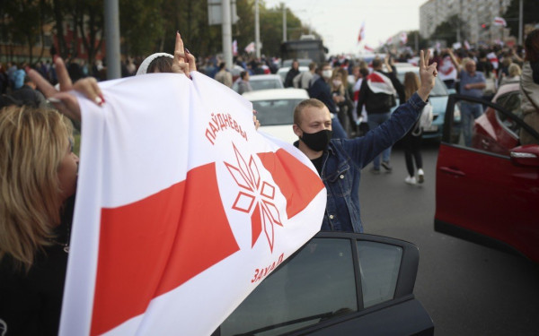 Βαρσοβία και Βίλνιους ανακαλούν 35 διπλωμάτες από τη Λευκορωσία 