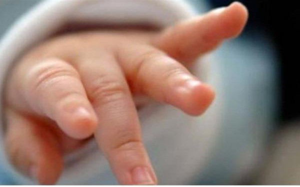 Μυτιλήνη: Σερβιτόρα έριξε κατά λάθος καυτό τσάι σε βρέφος  - Μεταφέρθηκε με αεροδιακομιδή στην Αθήνα και νοσηλεύεται