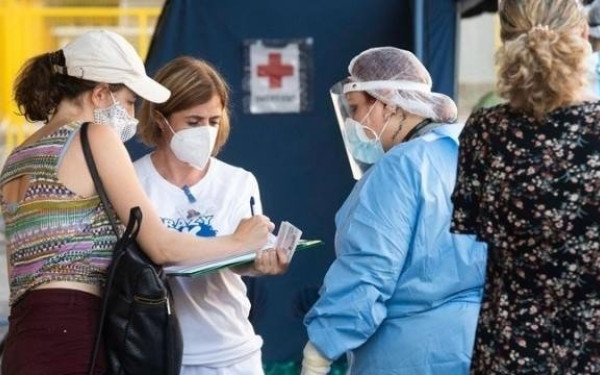 Ιταλία: Οι γιατροί προειδοποιούν ότι «το δεύτερο κύμα μπορεί να αποδειχθεί τσουνάμι»