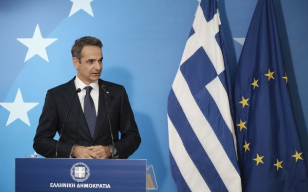 Ο Μητσοτάκης στηρίζει τον Μακρόν: "Οι προσωπικές προσβολές της τουρκικής ηγεσίας τροφοδοτούν το θρησκευτικό μίσος"