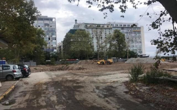 EEΘ: Ανάσα για την αγορά η μετατροπή του χώρου της πλατείας Ελευθερίας σε πάρκινγκ