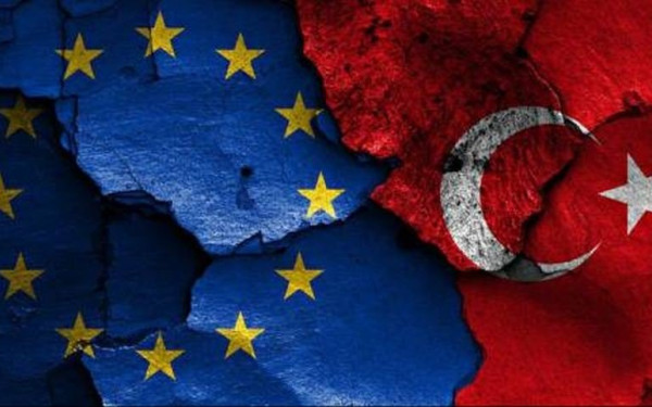 Τουρκία: Η Κομισιόν ζητά έρευνες για πιθανές κακοποιήσεις και αναγκαστικές επαναπροωθήσεις μεταναστών