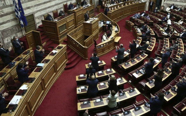 Σκληρή κριτική από την αντιπολίτευση για τις εξαγγελίες Μητσοτάκη 