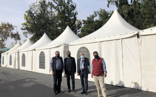 Η ΔΕΘ παραχώρησε λυόμενα περίπτερα και τέντες στο νοσοκομείο ΑΧΕΠΑ 