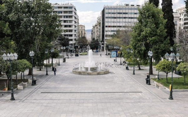 Ο τουρισμός αλλάζει βίαια τις λειτουργίες της Αθήνας και των κατοίκων της