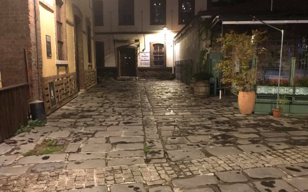 "Πόλη φάντασμα" η Θεσσαλονίκη μόλις το ρολόι έδειξε 21:00 (Φωτ.)