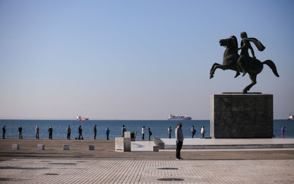 Ξεπερνούν το 5% τα θετικά τεστ κορονοϊού στη νέα παραλία Θεσσαλονίκης
