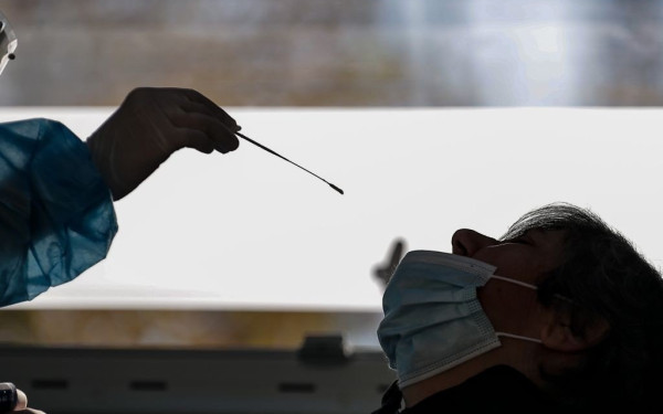 Κορονοϊός: 2.384 νέα κρούσματα - Στο "κόκκινο" η Θεσσαλονίκη με 652 κρούσματα