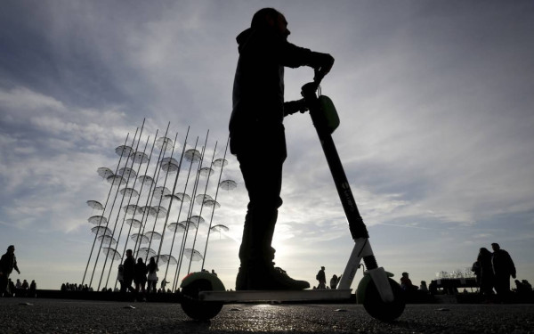 Θεσσαλονίκη: Δύο ατυχήματα με ηλεκτρικά πατίνια μέσα σε λίγες ώρες - Δύο τραυματίες