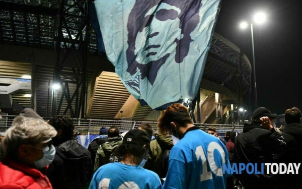 "Αγρυπνία" στο Σαν Πάολο για τον Ντιέγκο Μαραντόνα