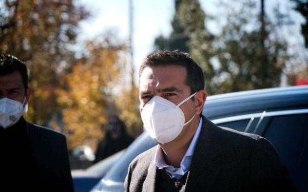 Τσίπρας κατά Μητσοτάκη: Εγκληματικές οι ευθύνες στη διαχείριση της πανδημίας