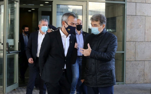 Χρυσοχοΐδης από Θεσσαλονίκη: Ας κάνουμε γιορτές τηλεφωνικά και με Skype (βίντεο)