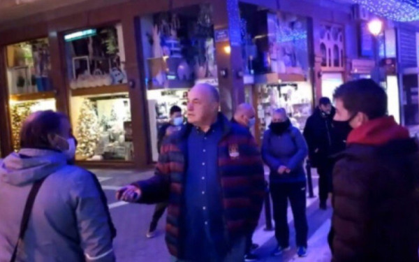 Αχ. Μπέος: Ήταν στιγμιαίο λάθος που δεν φόρεσα μάσκα (βίντεο)