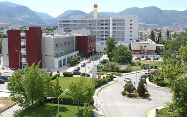 Πάτρα: «Νταής» συνοδός ασθενή γρονθοκόπησε νοσηλεύτρια και πήγε να πετάξει πυροσβεστήρα