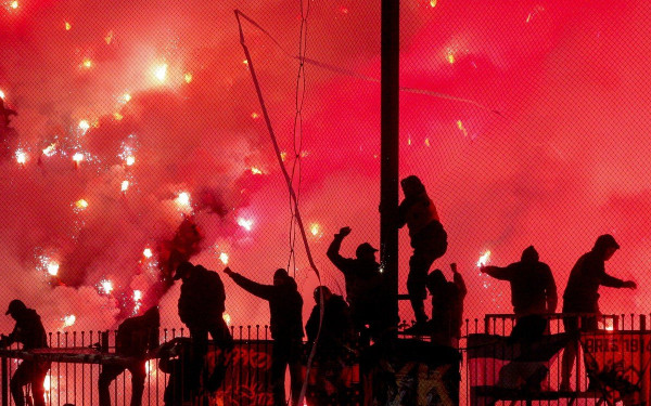 Θεσσαλονίκη: Σύλληψη 32χρονου που άναψε τρεις πυρσούς στη διάρκεια του κυριακάτικου ντέρμπι στην Τούμπα