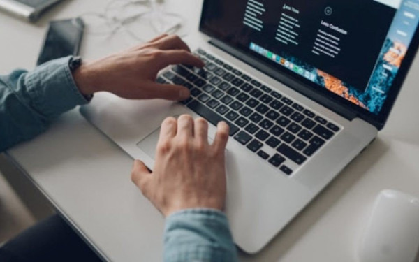 Αγορές online κάνουν 7 στους 10 χρήστες του διαδικτύου