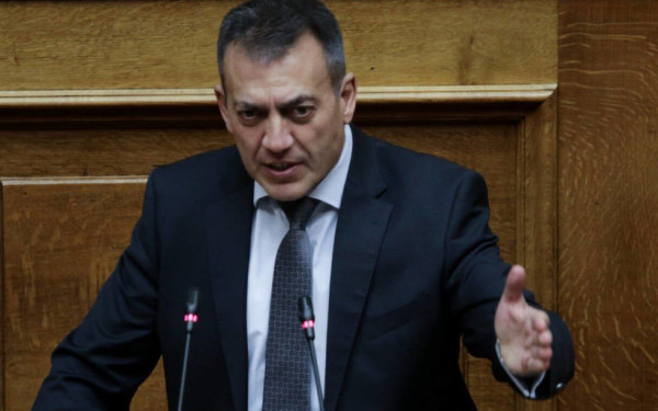 Βρούτσης: Τι θα γίνει με το δώρο Χριστουγέννων και το επίδομα 800 ευρώ