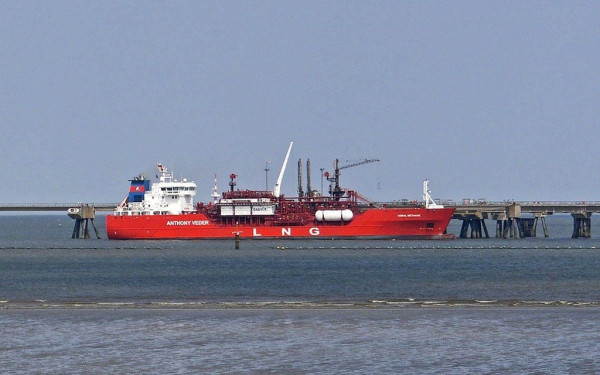 Κατάρ: Η Qatar Energy σταματά την παραγωγή LNG έπειτα από ιρανικές επιθέσεις