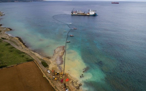 Υπογράφηκε η σύμβαση για την ηλεκτρική διασύνδεση Μήλου-Σερίφου