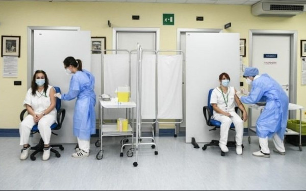 Αρχίζει σήμερα ο εμβολιασμός των υγειονομικών στα νοσοκομεία του ΕΣΥ - Περισσότεροι από 5.000 εμβολιασμοί την ημέρα